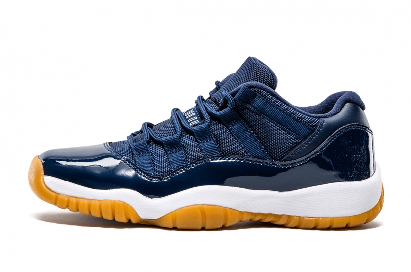 AIR JORDAN 11 LOW NAVY GUM [528896-405]