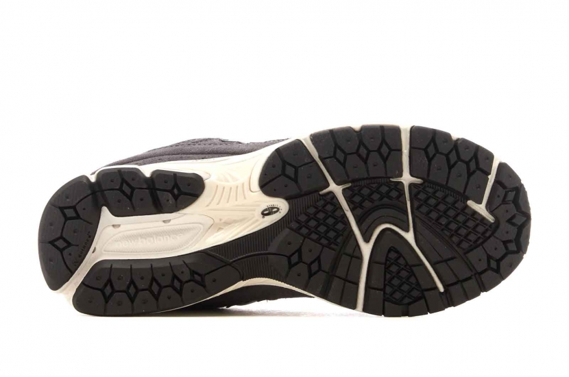 NEW BALANCE 2002R MAGNENT LEAD [M2002RFB]