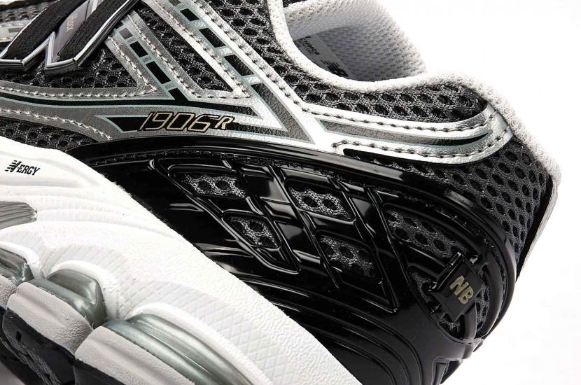 NEW BALANCE 1906R SILVER METALIC BLACK [GC1906CG]