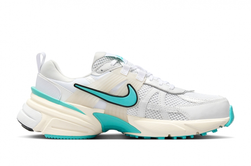 NIKE V2K RUN ‘COCONUT MILK’ [FD0736-105]