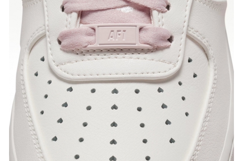 AIR FORCE 1 LOW VALENTINE'S DAY [IQ4937-161]