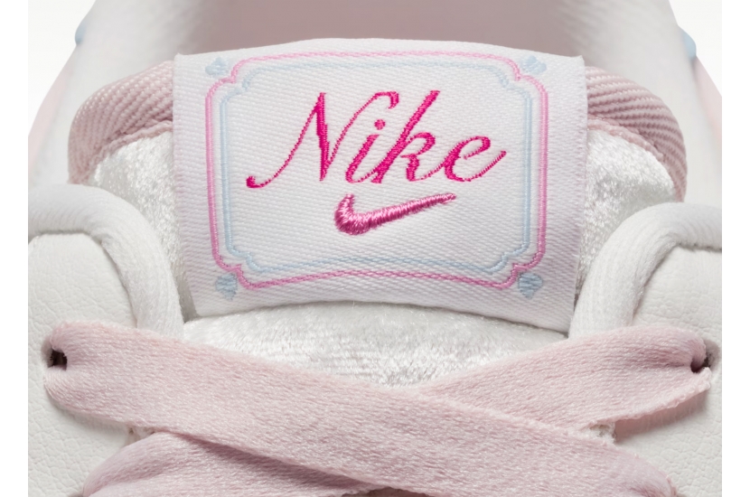 AIR FORCE 1 LOW VALENTINE'S DAY [IQ4937-161]