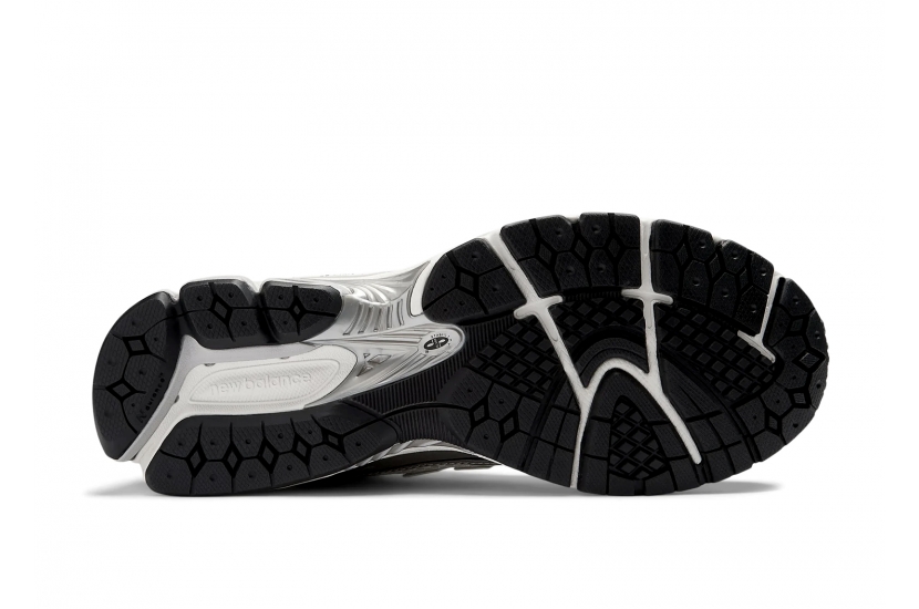 NEW BALANCE 1906R METALLIC SILVER [M1906RER]