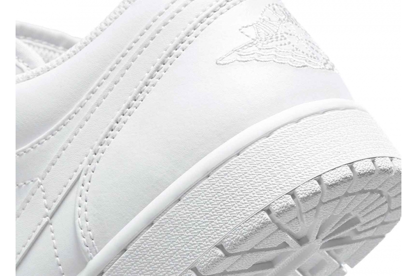 AIR JORDAN 1 LOW TRIPLE WHITE M [553558-136]